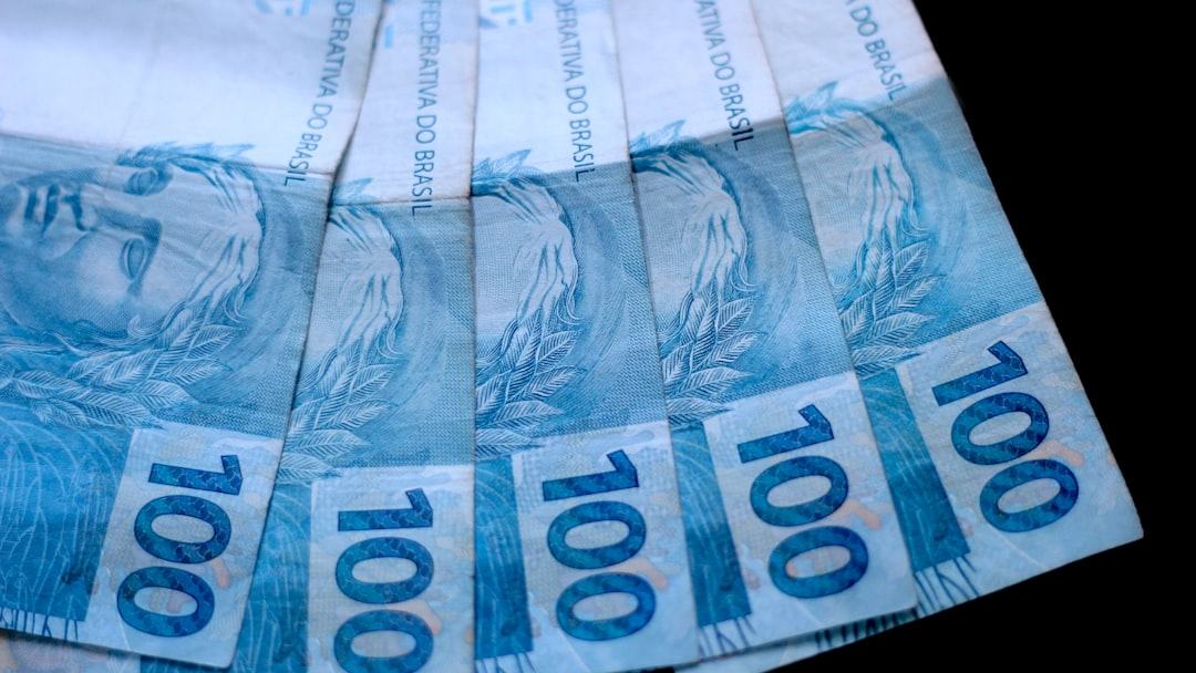 15 papéis isentos de IR para investir agora, com taxas de até IPCA+11%