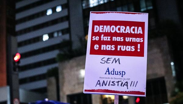 A esquerda das Américas tenta recobrar forças através dos parlamentos