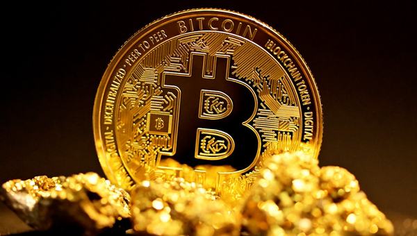 Bitcoin foi o pior investimento do semestre: é a última chance de sair?