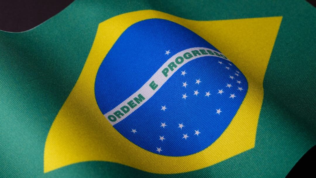 Brasil e cachaça: como a bebida símbolo do país acompanha nossa história desde os tempos coloniais