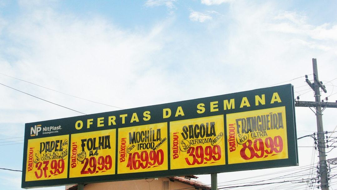 Comércio agêntico avança no Brasil, mas consumidor ainda não confia cegamente na IA