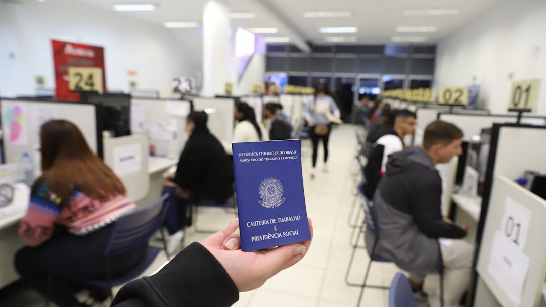 Escassez global de suprimentos se agrava, ameaçando empregos e crescimento
