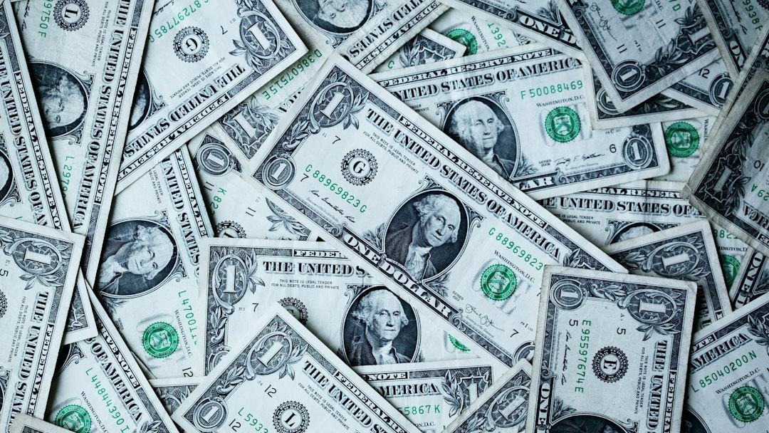 Gigantes americanas estão pagando até 7% em dólar; veja como investir