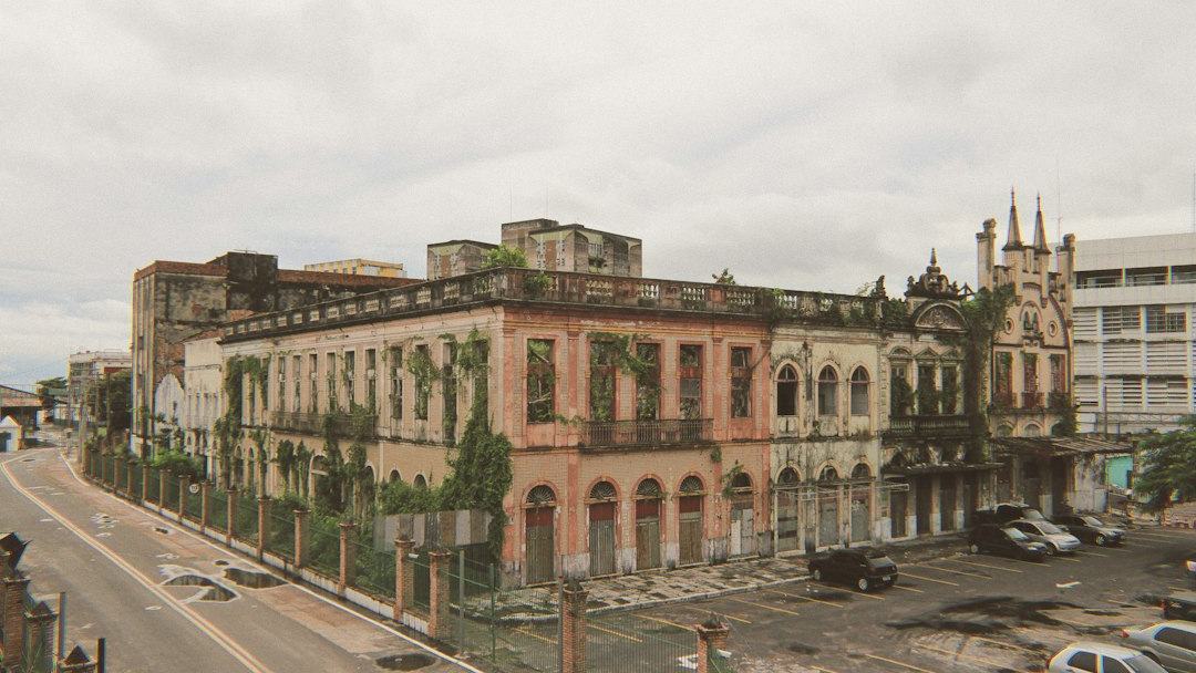 Manaus e outras 35 cidades seguem em nível de alerta; fumaça atinge nível perigoso no Amazonas