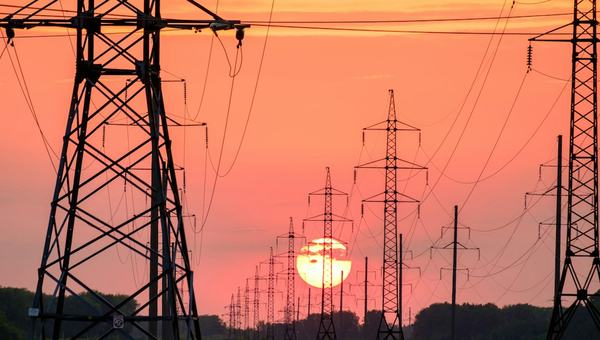 O mundo precisa de redes elétricas melhores. E elas podem ser menores