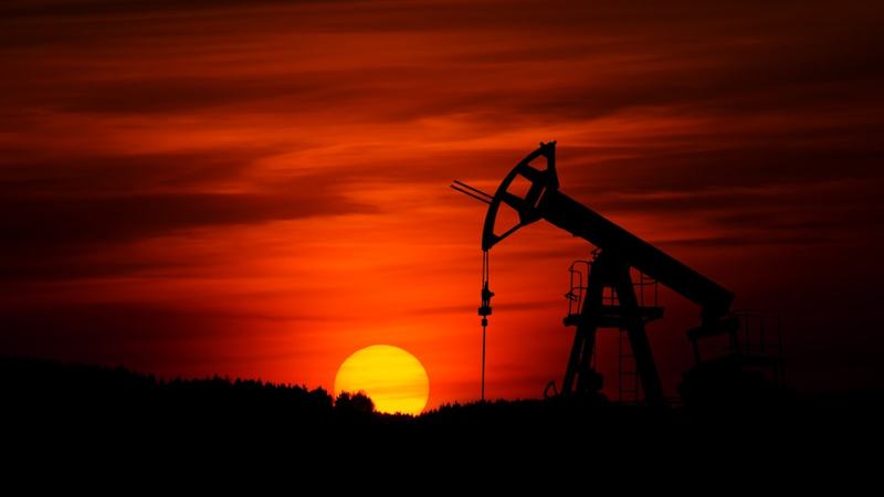 Petróleo abre com alta após novas ameaças de Trump ao Irã
