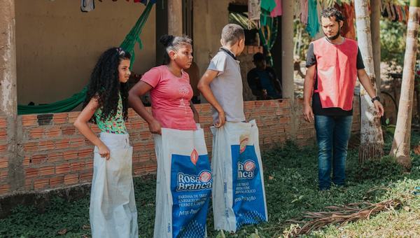Pobres não merecem Bolsa Família? Por que a polêmica vigora, apesar das evidências