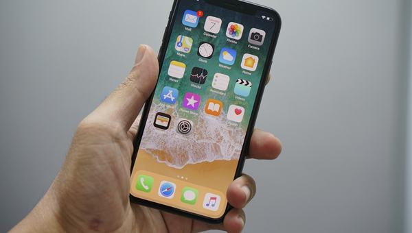 Pré-candidato à Presidência promete dar iPhone a quem fizer curso de empreendedorismo