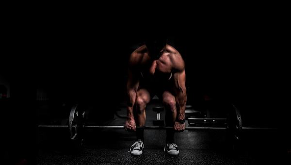 Quem pratica musculação vive mais, aponta novo estudo