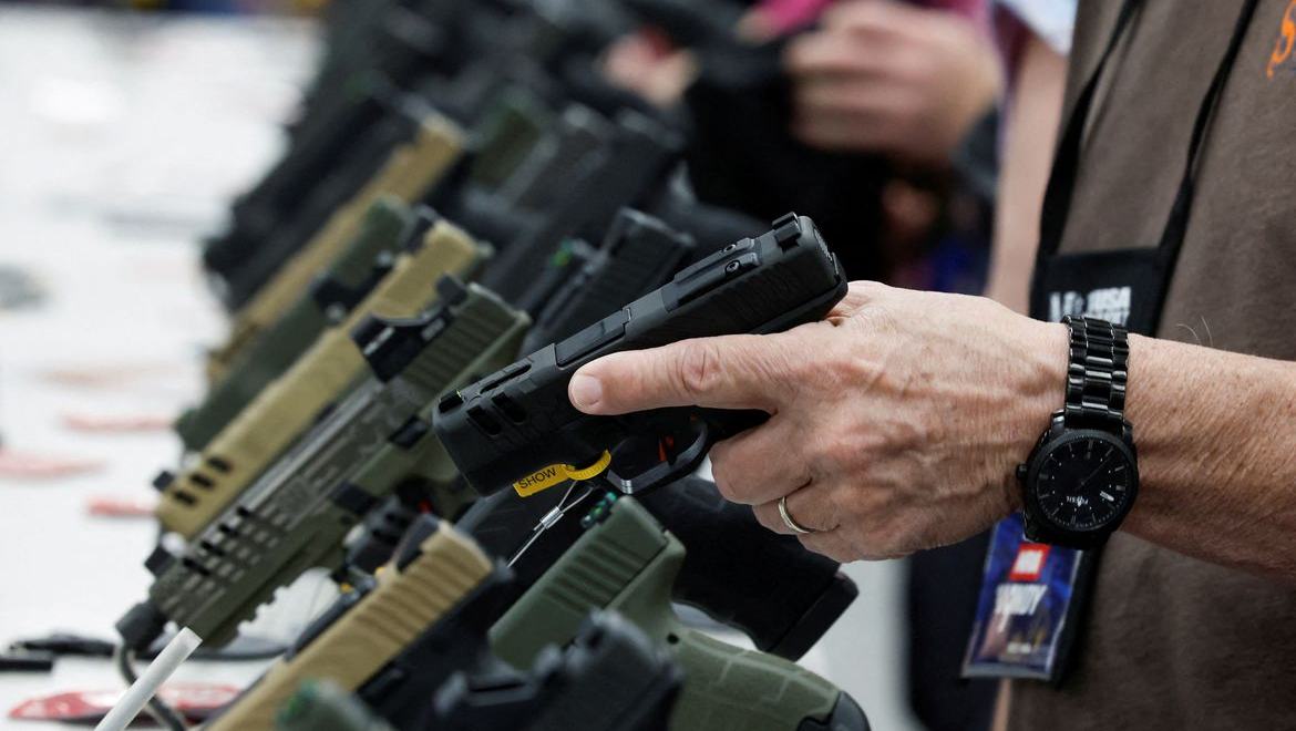Ações pró-armas de Trump devem favorecer facções criminosas no Brasil