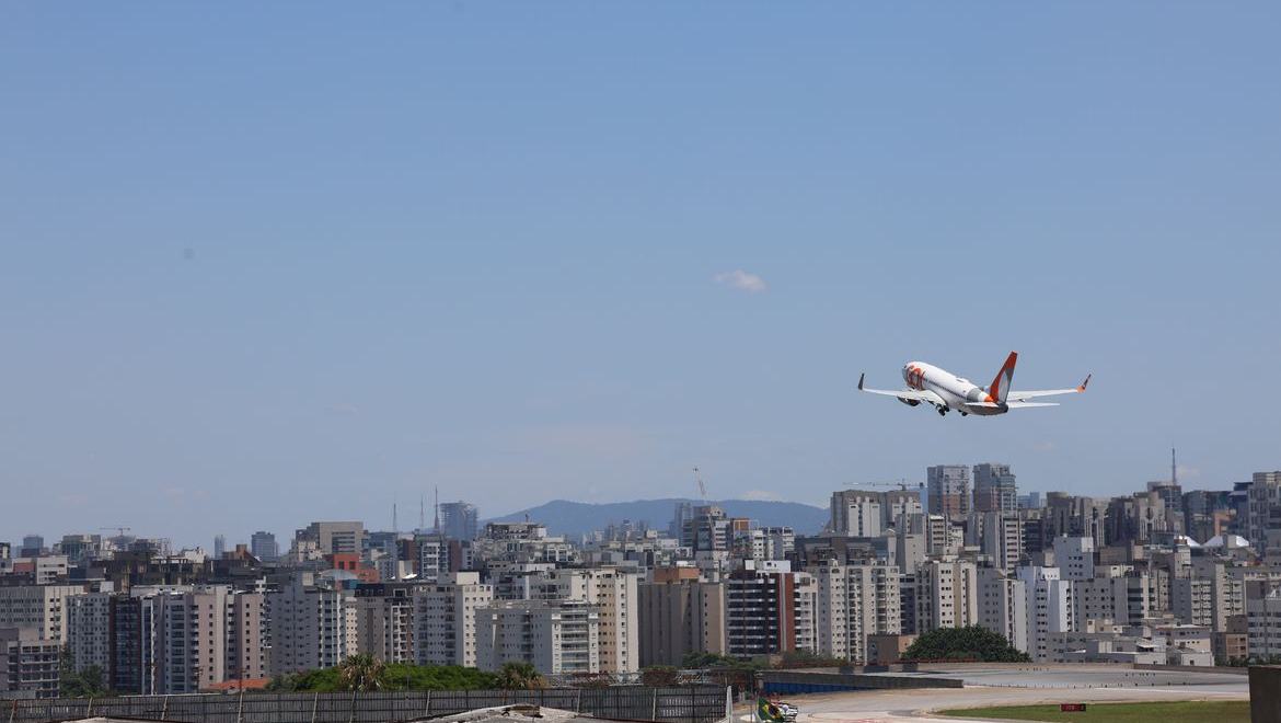 Anac estabelece regras mais restritivas para aviação em Congonhas (SP)