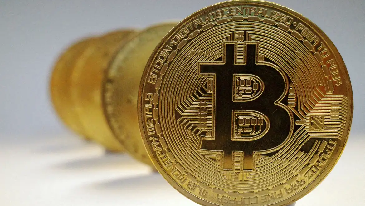 BC amplia controle sobre criptomoedas e mira carteiras próprias