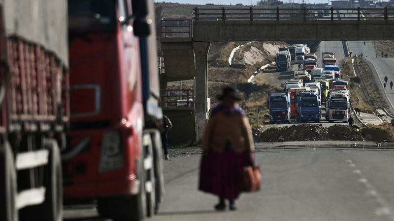 Bloqueios e pressão popular exigem renúncia do presidente da Bolívia