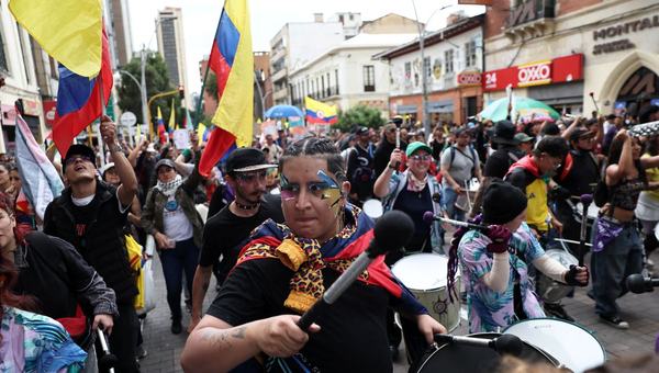 Colômbia vive protestos contra o governo de La Espriella