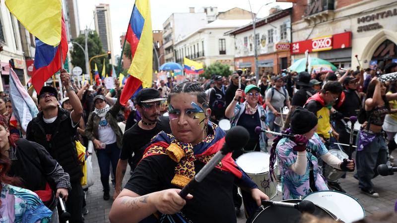 Colômbia vive protestos contra o governo de La Espriella