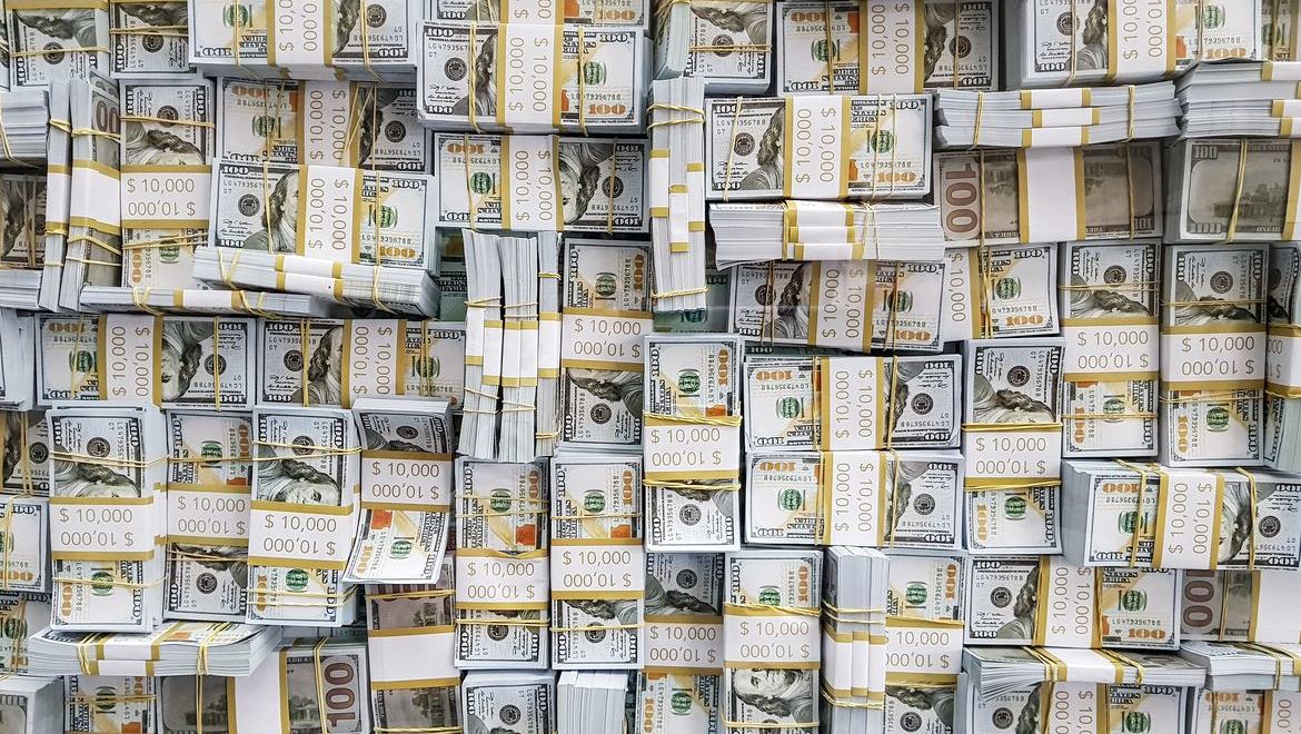 Com pessimismo externo, dólar sobe 0,47% e aproxima-se de R$ 5,20