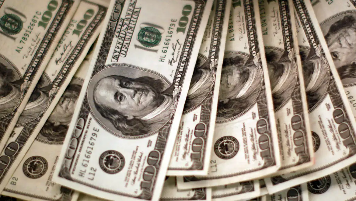 Dólar sobe para R$ 5,18 e atinge maior valor desde fim de março