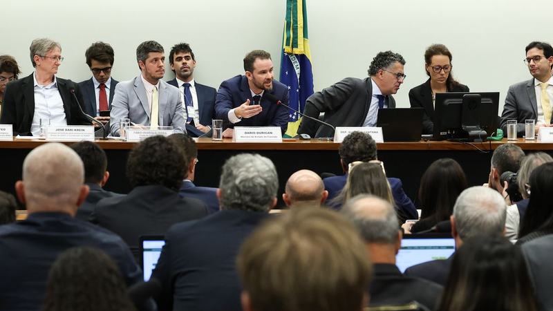 Durigan diz ser contra qualquer compensação ao fim da escala 6x1