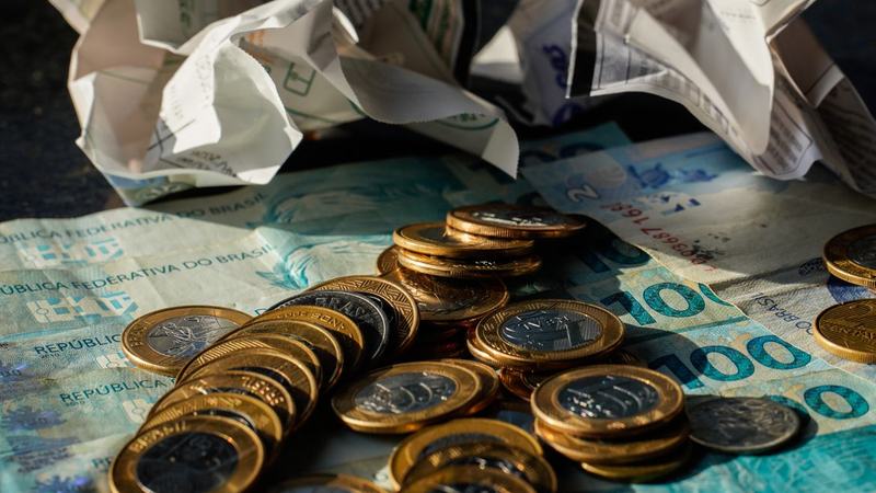 Economia cresce 0,7% em maio, puxada por consumo das famílias, diz FGV