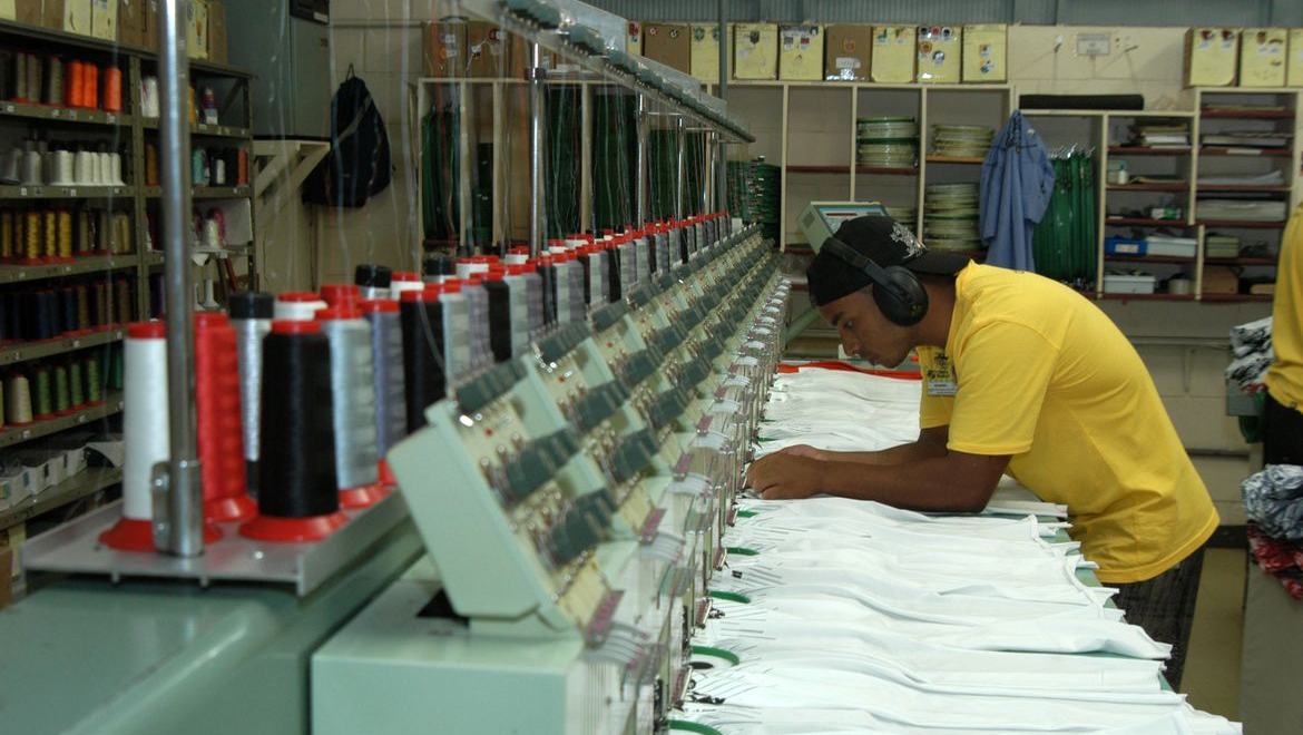 Economia recua 0,4% na passagem de junho para julho, estima FGV