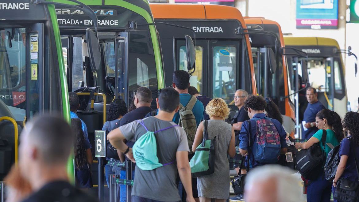 Escala 6x1: 67% apontam que jornada piora saúde mental, diz pesquisa