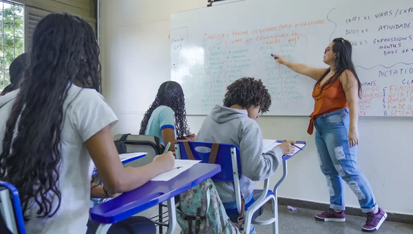 Escolas privadas fora de locais de votação terão aulas normais no DF