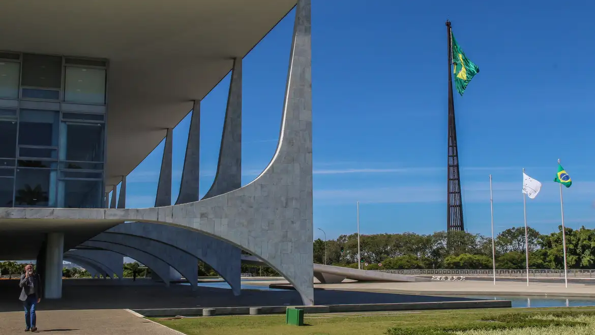 Frente de prefeitos apresenta carta com propostas aos presidenciáveis