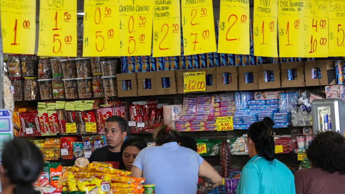 Governo prevê crédito a empresas afetadas por fim da 6x1, diz Durigan