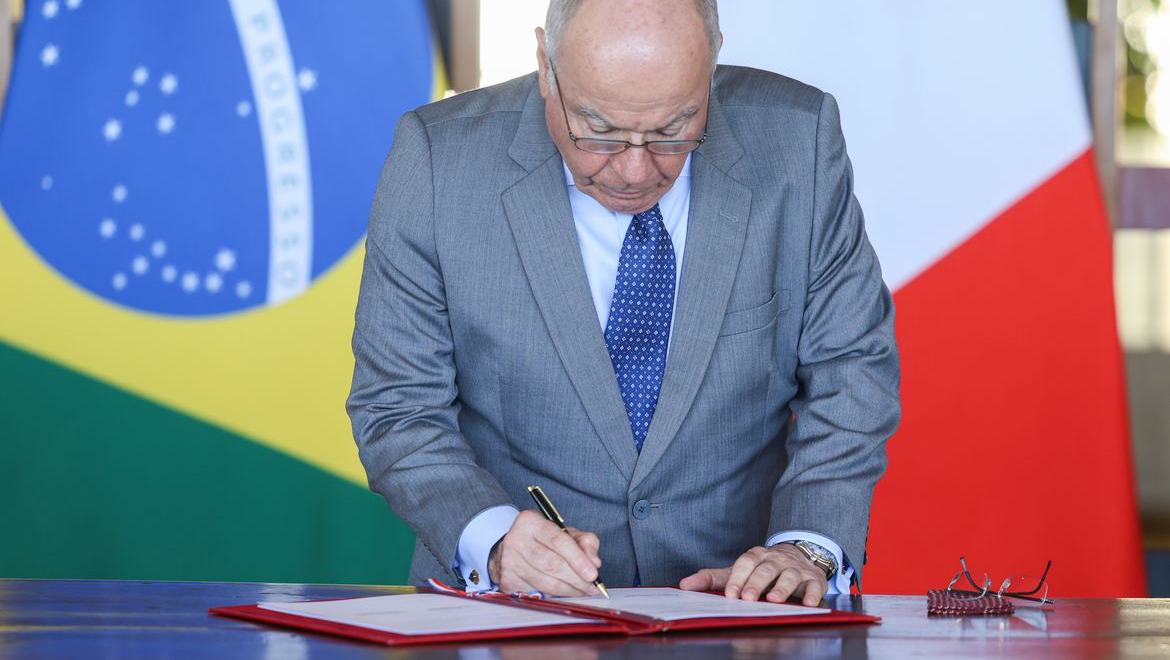 Itamaraty alerta para risco de EUA usar força militar no Brasil