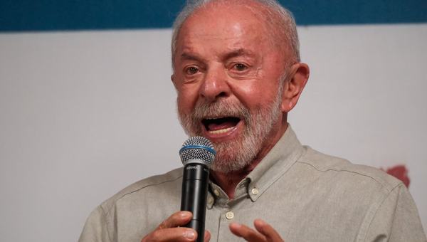 Lula aceita proposta de Flávio para quebra de sigilo bancário