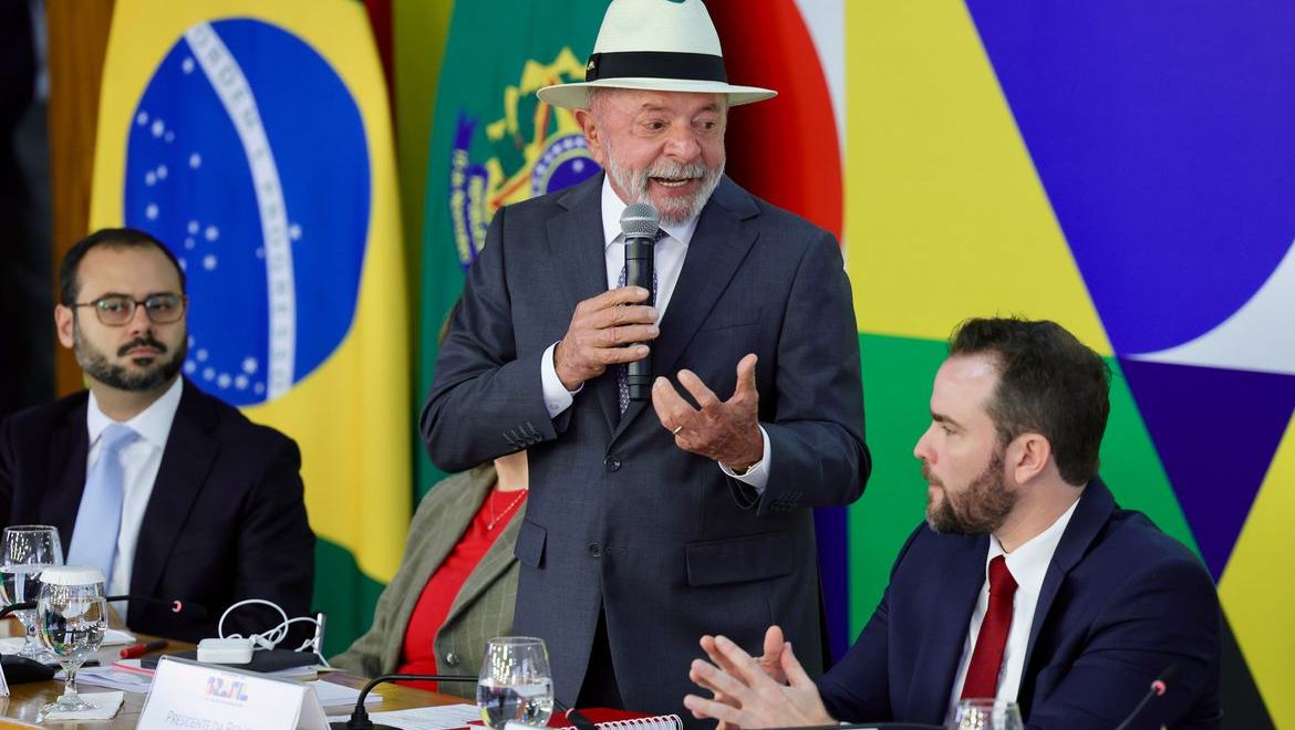 Lula anuncia novo Desenrola para quem ganha até R$ 8,1 mil