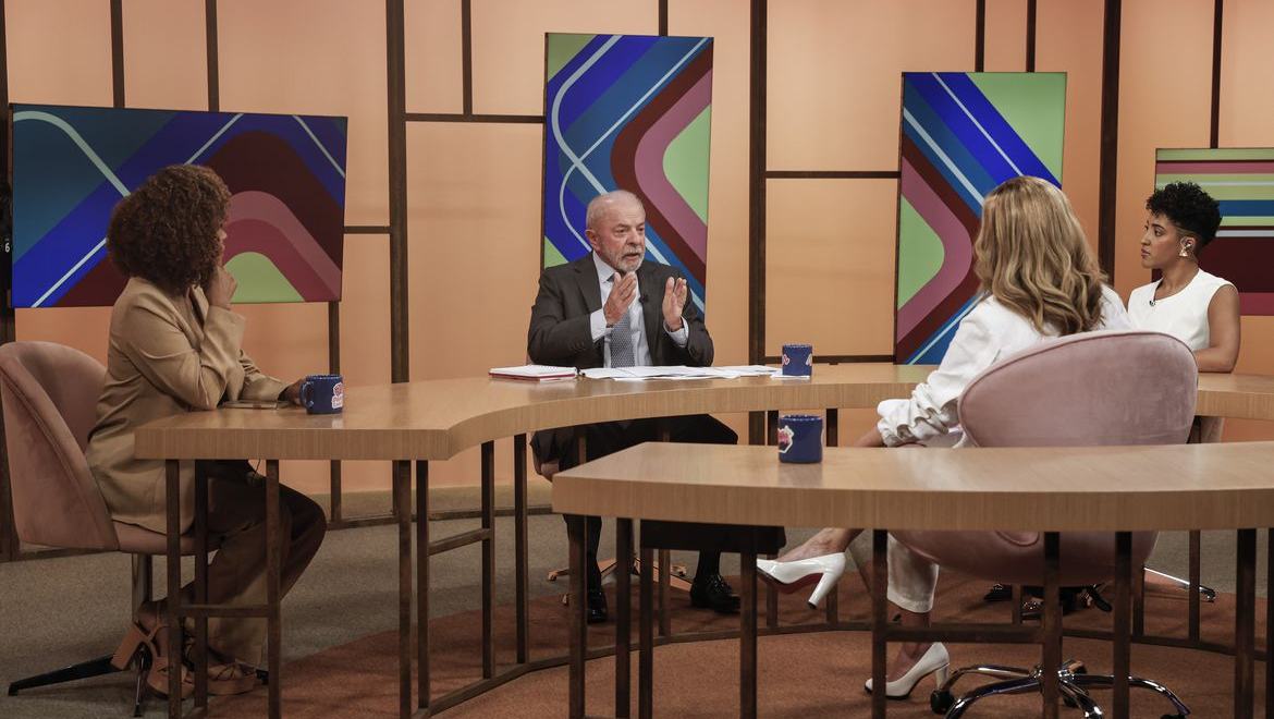 Lula diz que monitora preço dos combustíveis todos os dias