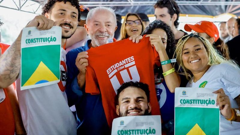 Lula garante versão universitária do “Pé de Meia” caso seja reeleito