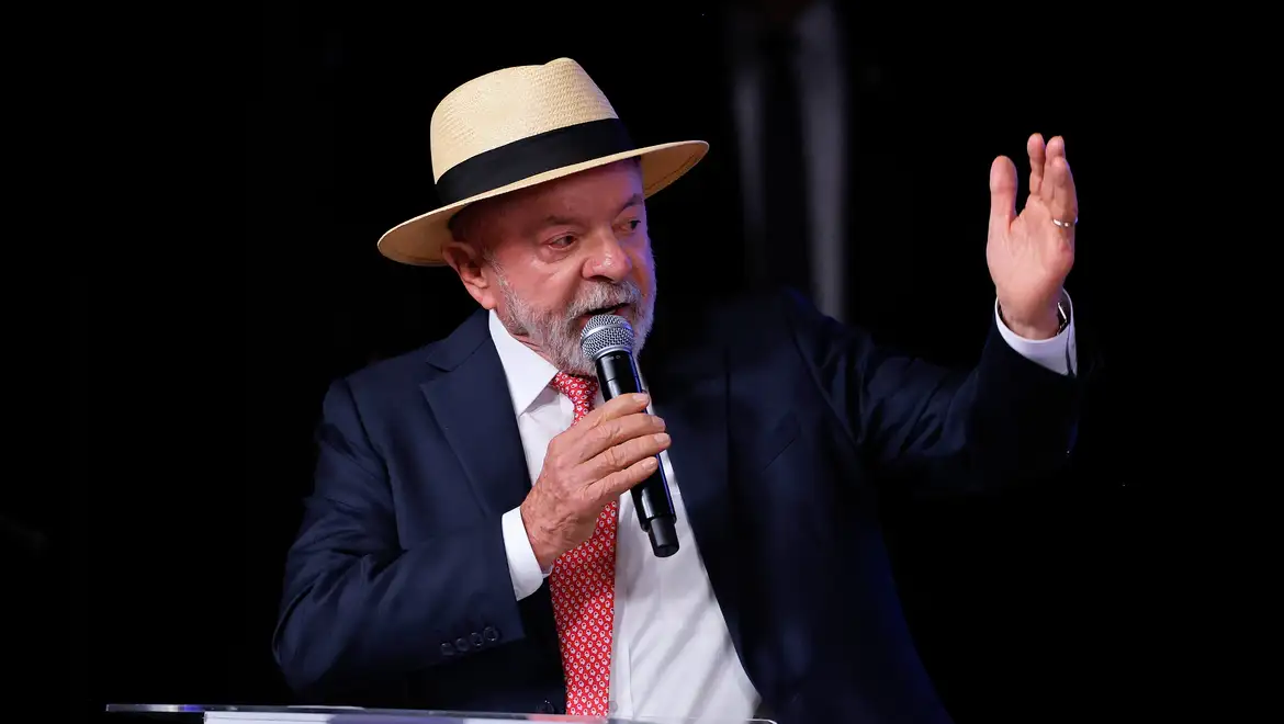 Lula parabeniza Colômbia após eleição com vitória da direita