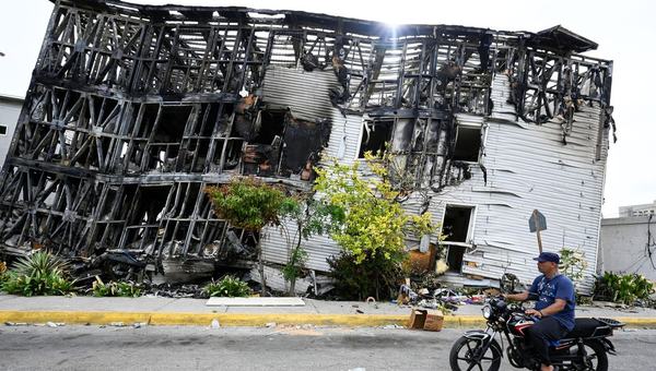 Ministro da Defesa irá a Caracas para reforçar apoio aos venezuelanos