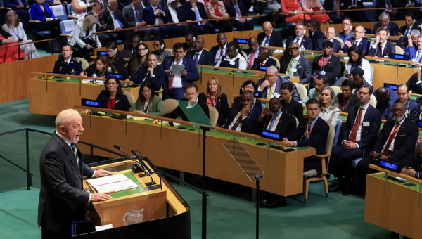 "O Brasil não cabe no quintal de ninguém”, diz Lula em discurso na ONU