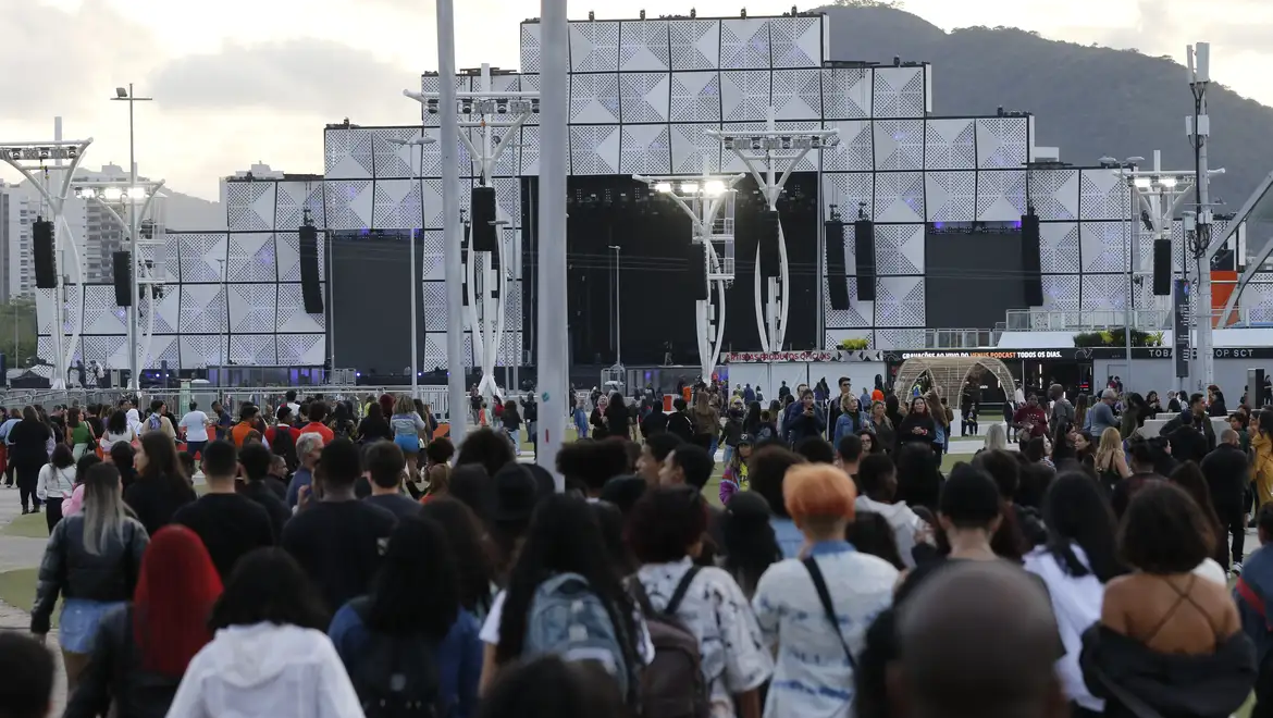 Pacto quer garantir trabalho decente em grandes eventos no Brasil