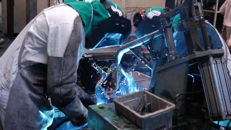 Produção industrial interrompe 2 meses de queda e sobe 0,2% em julho