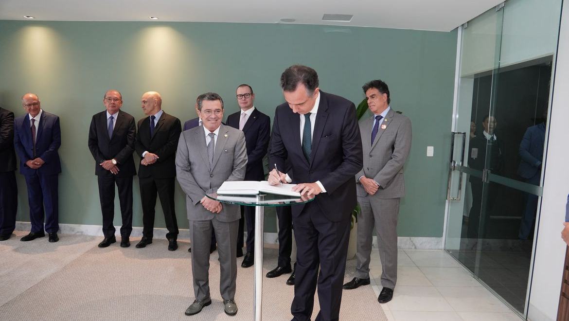 Rodrigo Pacheco toma posse como ministro do TCU