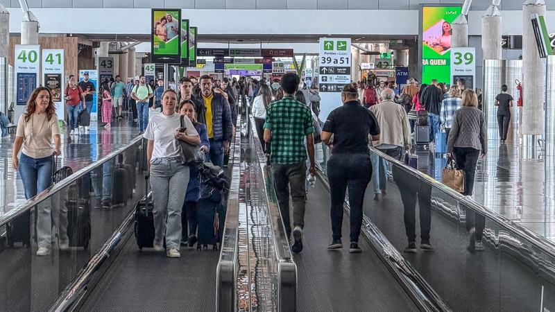 Setor de serviços fica estável em junho e sobe 2% no 1º semestre