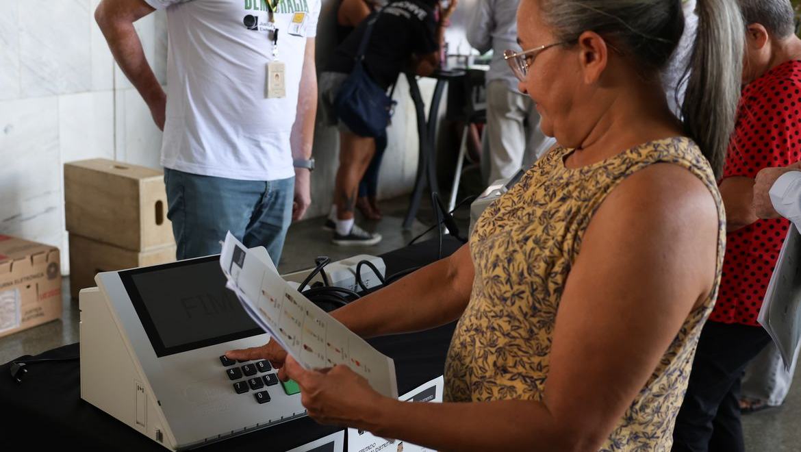 TRE-RJ distribui mais de 1 milhão de colas eleitorais para dia do voto