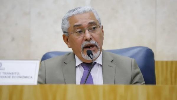 Vereador de SP Senival Moura pede afastamento do PT