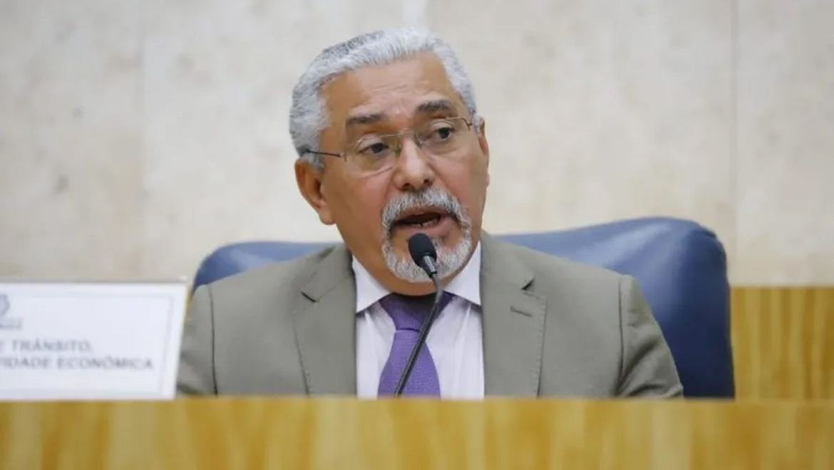 Vereador de SP Senival Moura pede afastamento do PT